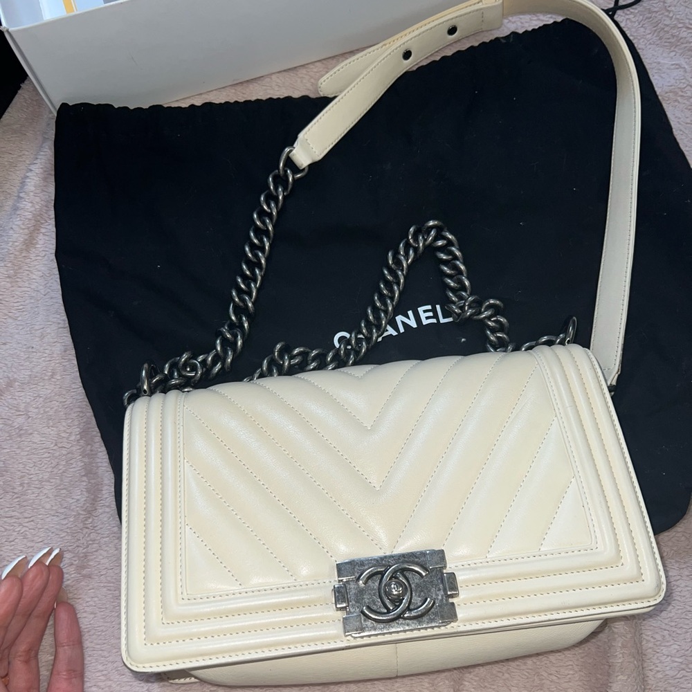 Chanel boy bag Chevron calfskin Medium